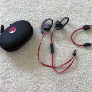 Powerbeats 2 red and black